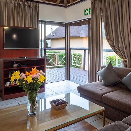 Mount Savannah Lodge By Dream Resorts Krugersdorp Exterior photo